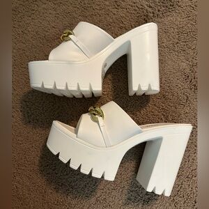 White chunky platform sandals - Fashion Nova size 10